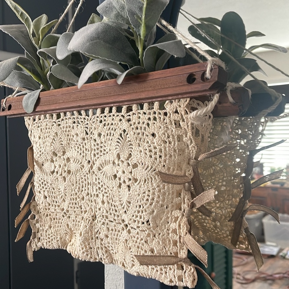 Homemade vintage doily hanging wall pocket - Picture 5 of 9